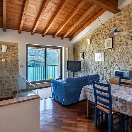 Lago Di Iseo - Lake View House Tavernola Bergamasca Buitenkant foto