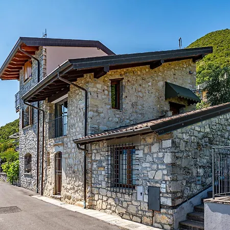 Lago Di Iseo - Lake View House Tavernola Bergamasca Buitenkant foto
