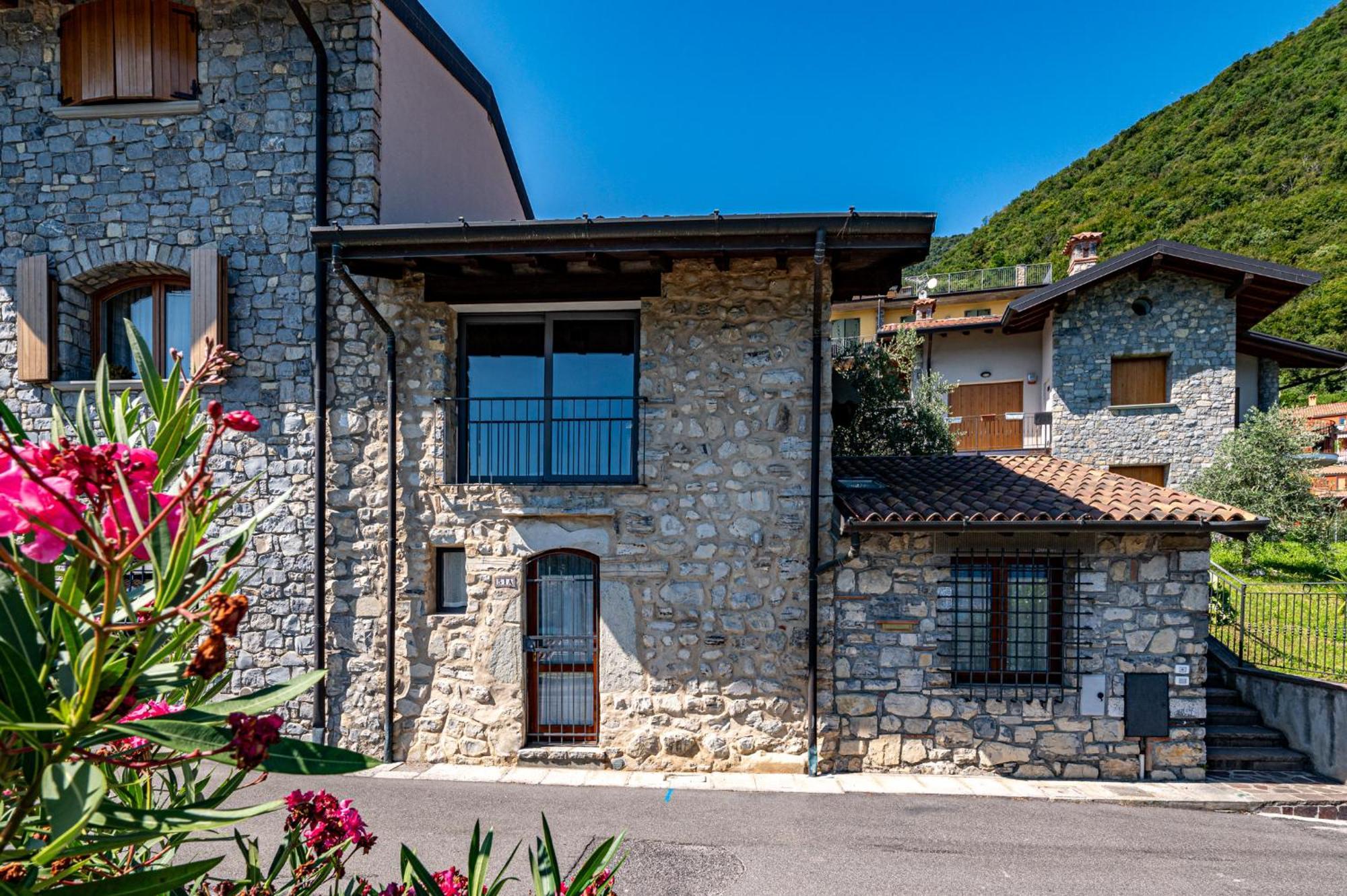 Di Iseo - View House Holiday home *